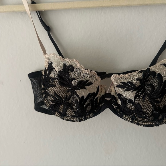 Vintage Victoria’s Secret Lace Black and Tan Bra 36b - Picture 2 of 7